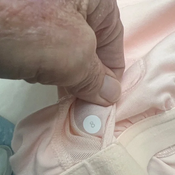 128. Lululemon Run: Make It Count Tank,
Parfait Pink, Size 8, Removable Pads EUC - Picture 10 of 10